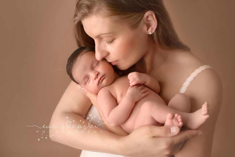 Long Island Newborn Photographer | Ewa Skapski Photography | www.ewaskapskiphotography.com