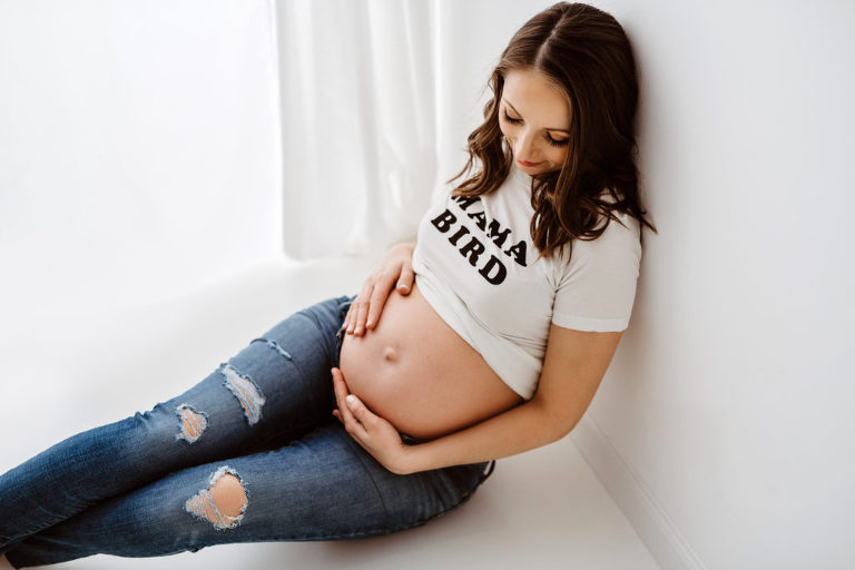 Maternity photos of 7 months pregnant mama