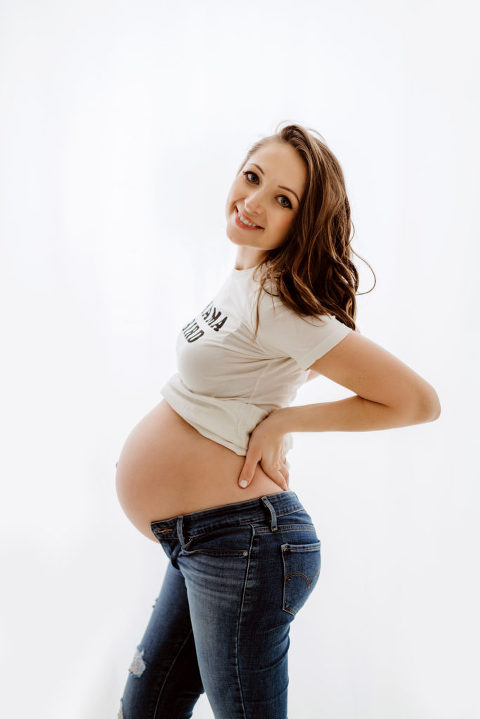 Maternity photos of 7 months pregnant mama