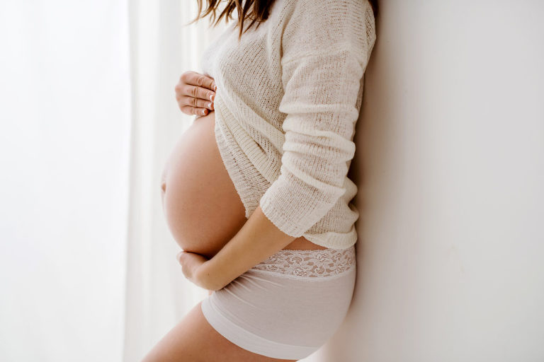Maternity photos of 7 months pregnant mama